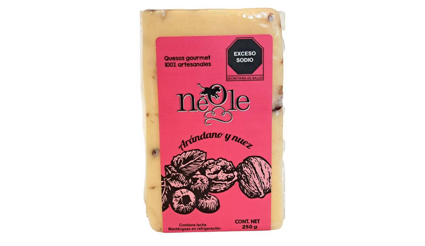 Queso botanero con arándano y nuez